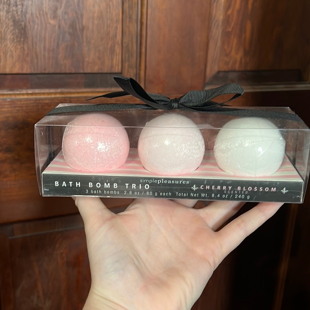 Simple Pleasures Bath Bomb Trio
